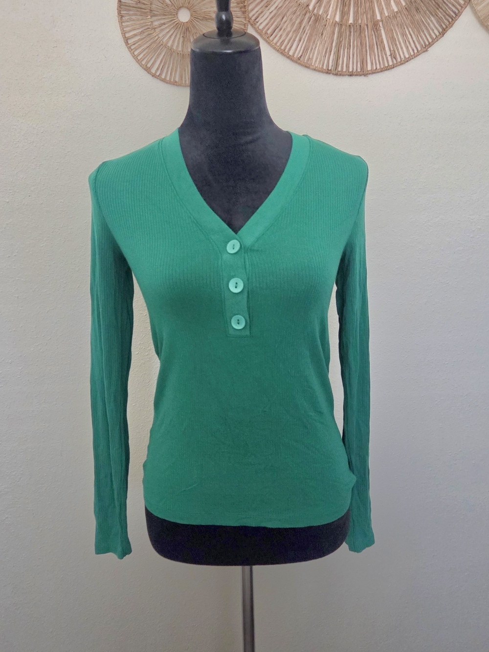LOFT Ribbed V Neck Henley Long Sleeve Top  Bright Kelly Green Button Front Sz S